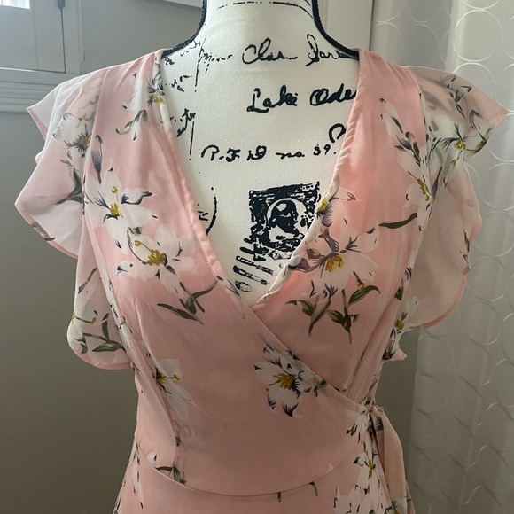 Long, flowy pink wrap dress - Picture 5 of 6